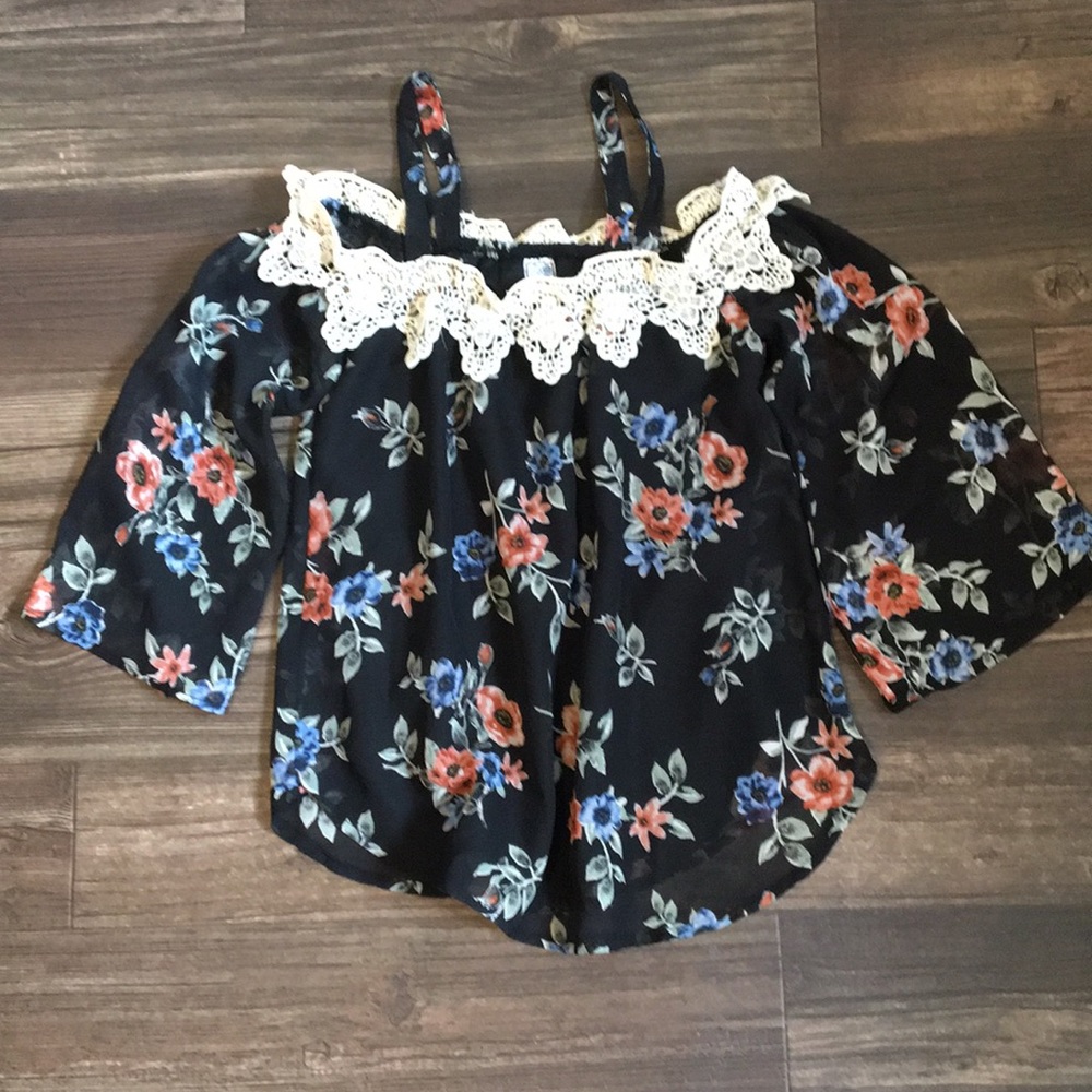 Off Shoulder Top for Girls. Size (10/12)